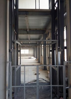 導(dǎo)軌式固定升降平臺(tái) ZB-007