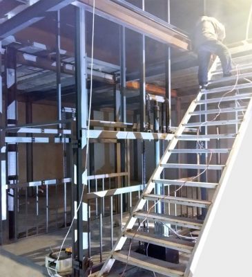 導(dǎo)軌式固定升降平臺(tái) ZB-002