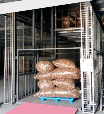 導(dǎo)軌式固定升降平臺(tái) ZB-010