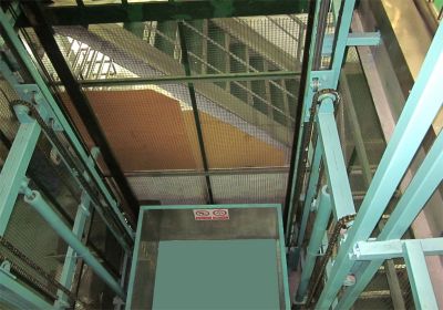 導(dǎo)軌式固定升降平臺(tái) ZB-004